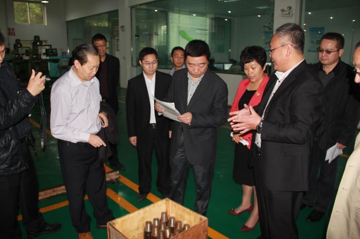 参观实训工厂.JPG