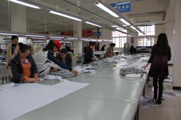 服装制作赛场.jpg