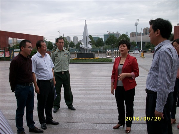 副市长吴桂华带队检查我校节前安全工作