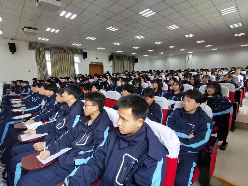 广元职高举行学习宣传贯彻党的二十大精神报告会