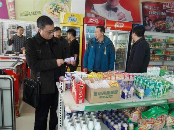 市教育局领导检查指导学校开学工作