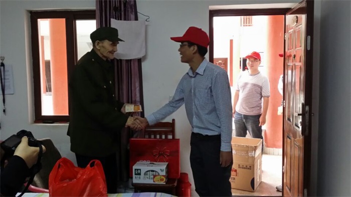 慰问图片2 .jpg