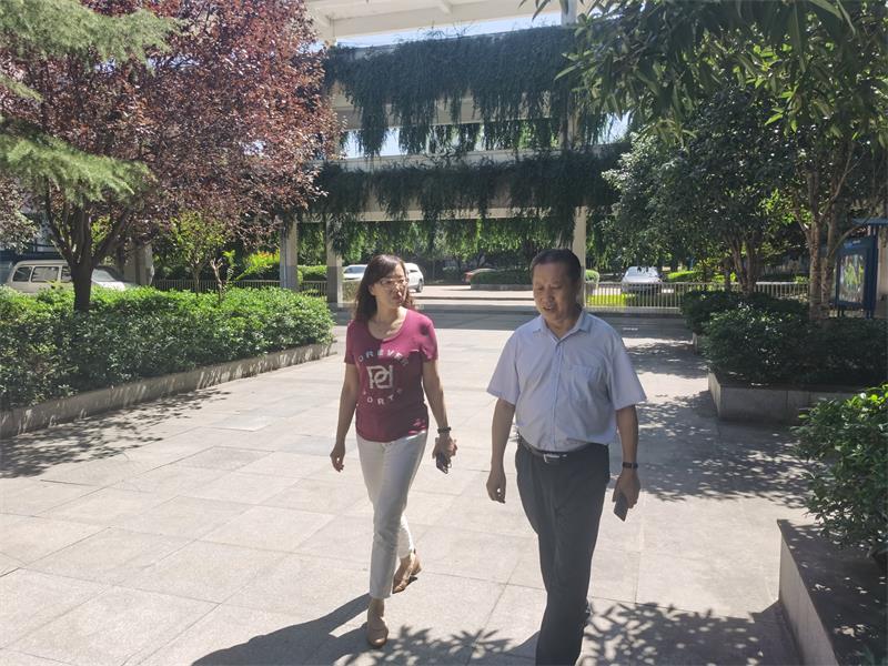 市教育局局长杨松林检查广元职高开学工作