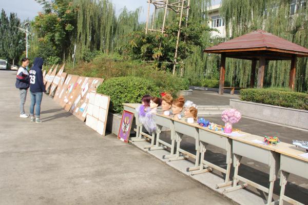 我校“动感地带杯”首届校园文体艺术节开幕