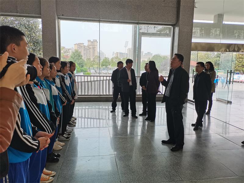 凉山州教体局领导调研广元职高9+3工作