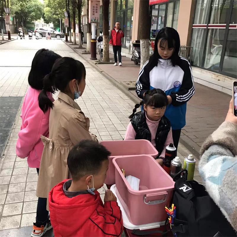技能进社区  民俗添活力