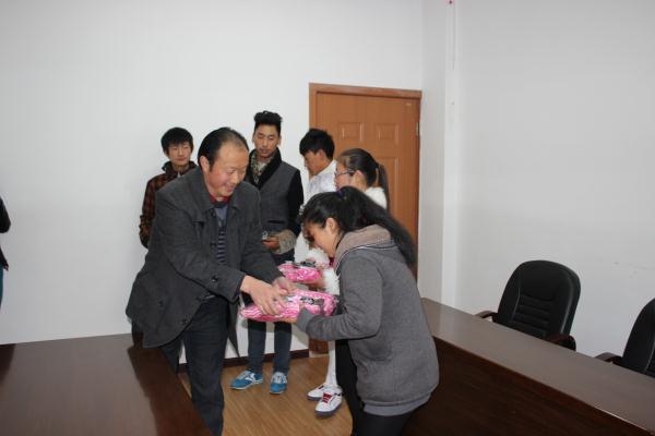 慰问学生.JPG