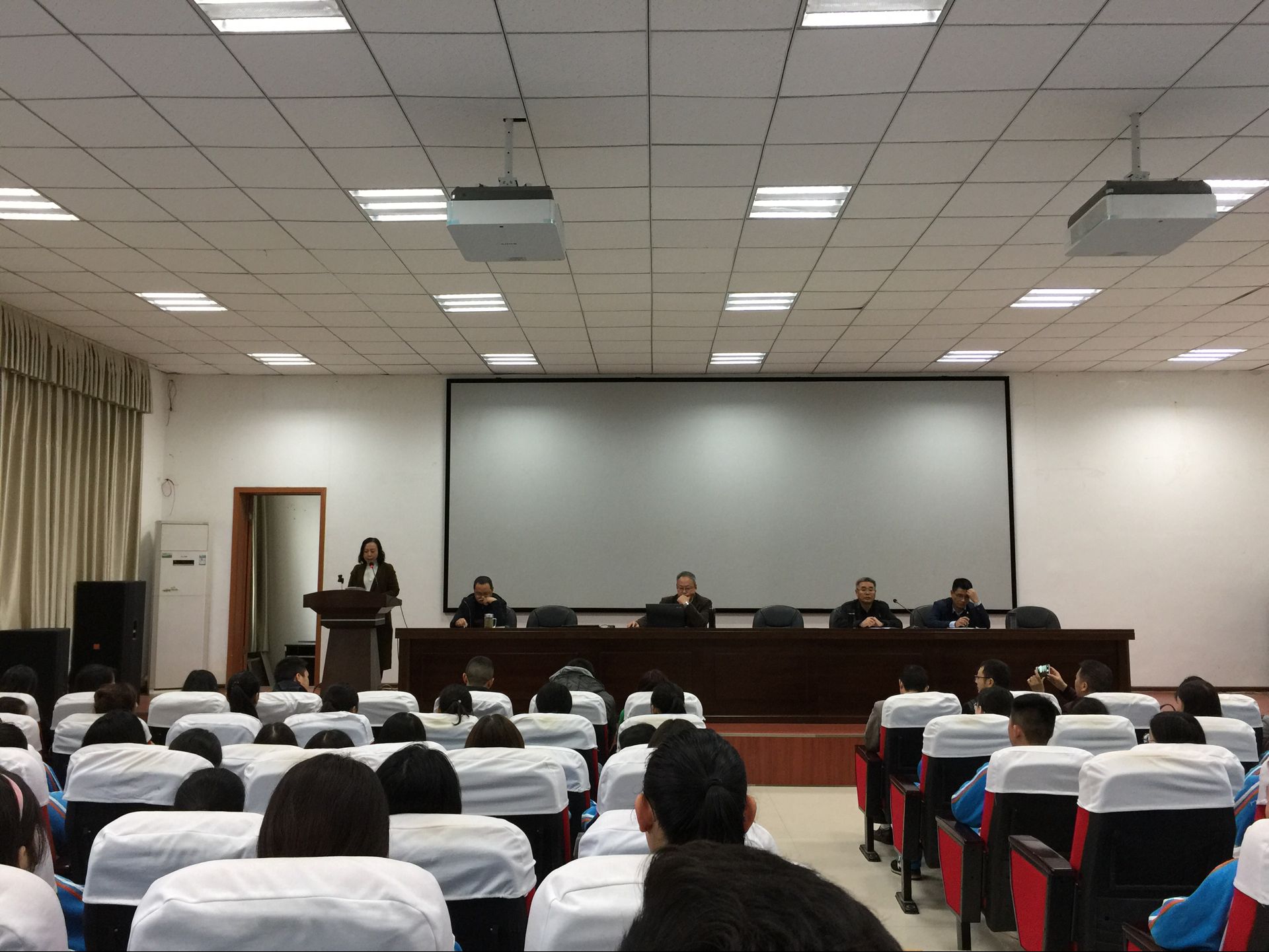 我校召开2018年高考动员大会