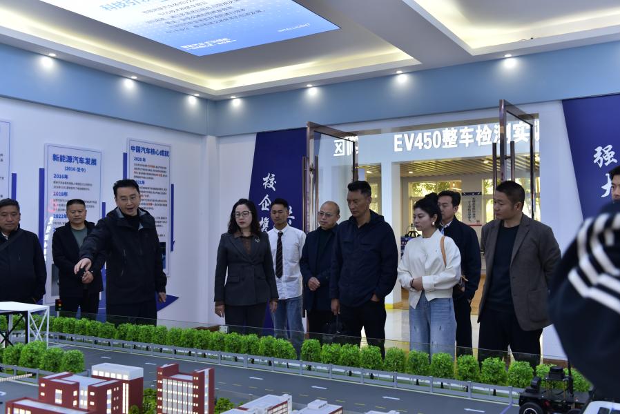 凉山州教体局调研组莅临广元职高调研 “9+3” 工作